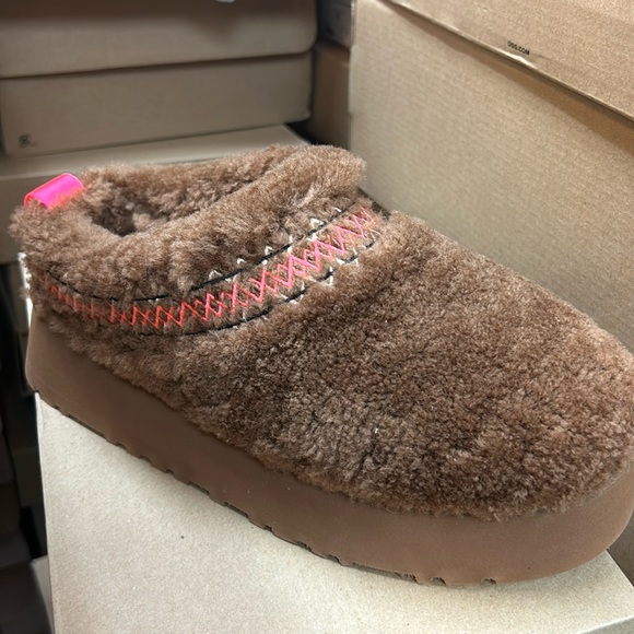 🐐NEW IN TAGS🐐 UGG Tazz Slipper
Heritage Braid Hardwood 6,7,9 - Picture 2 of 7